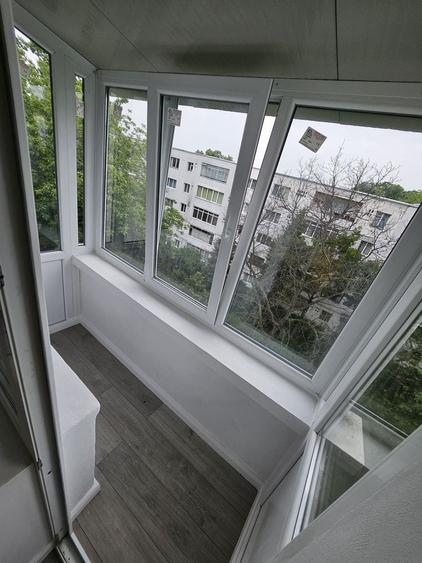 Apartament cu 3 camere semidecomandat în Cina