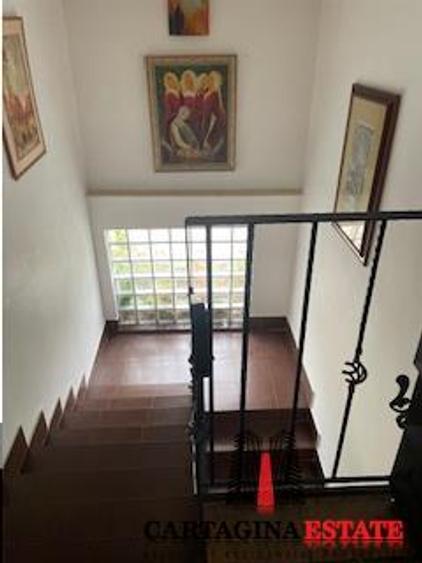 Casă cu 5 camere cu Teren 235 Mp în Pipera