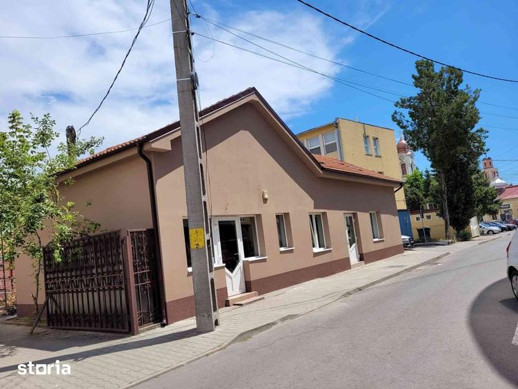 Spațiu comercial, de 100 mp, în Central