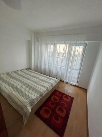 Apartament cu 3 camere decomandat în Obor