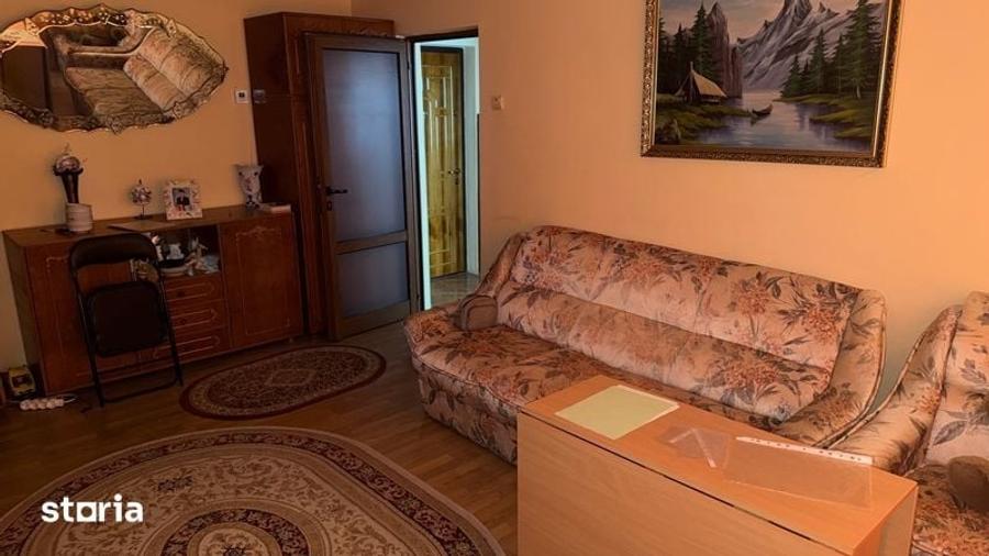 Apartament cu 2 camere decomandat în Cornișa
