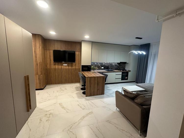 Apartament cu 3 camere semidecomandat în Brâncoveanu
