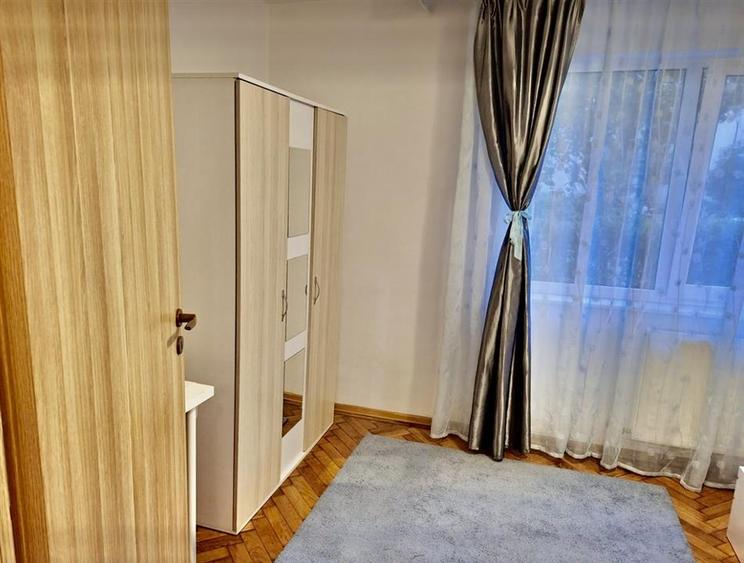 Apartament cu 2 camere nedecomandat, mobilat în Central