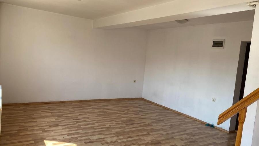 Apartament cu 3 camere în Găvana 3
