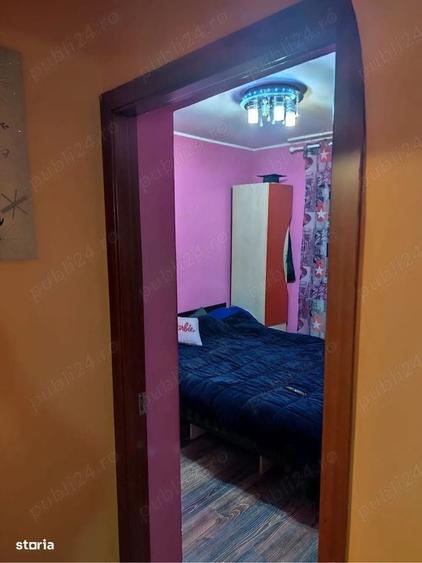 Casă cu 3 camere decomandat în Cristești