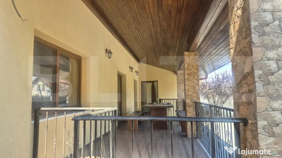 Casă cu 4 camere cu Teren 525 Mp în Central
