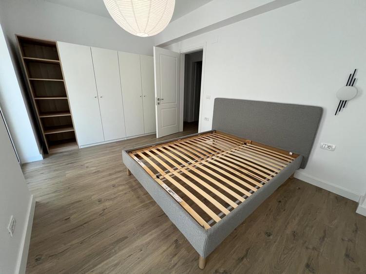 Apartament cu 4 camere semidecomandat în Armeneasca