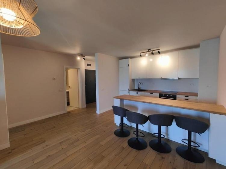Apartament cu 2 camere semidecomandat, mobilat în Mărăști
