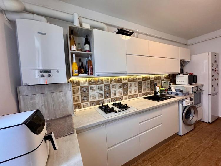 Apartament cu 2 camere semidecomandat, mobilat în Pantelimon