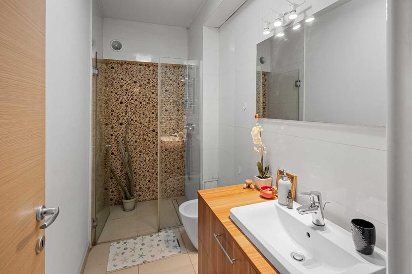 Apartament cu 2 camere decomandat în Panduri