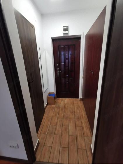 Garsonieră semidecomandată în Apărătorii Patriei