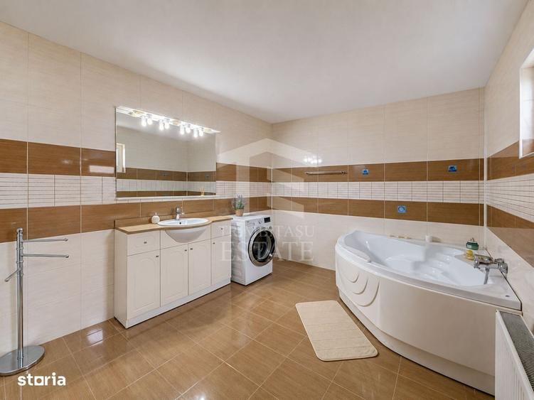 Casă cu 4 camere cu Teren 600 Mp în Lumina