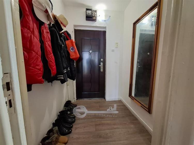 Apartament cu 2 camere nedecomandat în Podu Roș