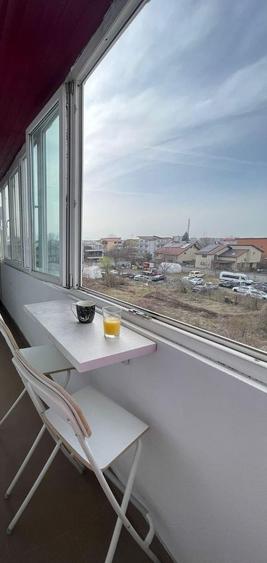 Apartament cu 3 camere decomandat, mobilat în Apărătorii Patriei