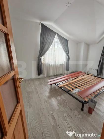 Casă cu 5 camere cu Teren 900 Mp în Ultracentral