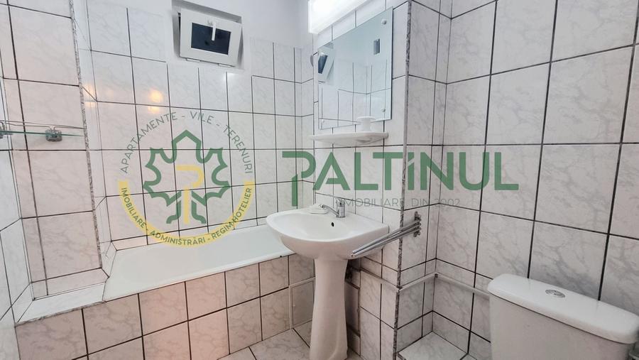 Apartament cu 4 camere decomandat, mobilat în Central