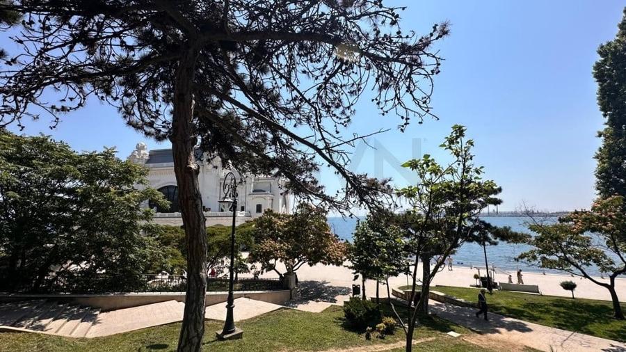Spațiu comercial, de 742 mp, în Cazino