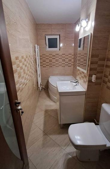 Apartament cu 3 camere decomandat în Micro 17