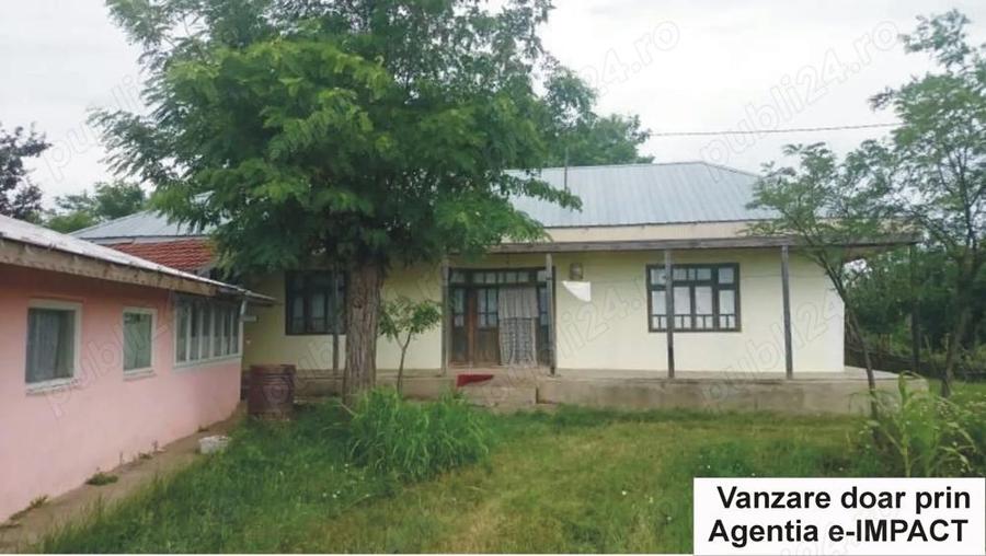 Casă cu 4 camere cu Teren 6200 Mp în Central