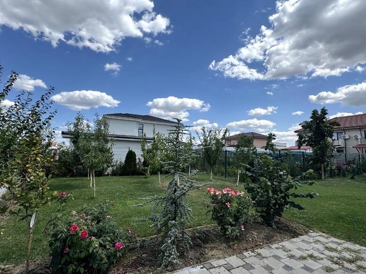 Casă individuală cu 5 camere cu Canalizare în Moșnița Nouă