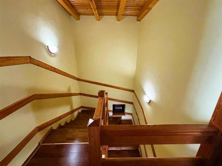 Casă individuală cu 4 camere cu Canalizare în Piatra Arsă