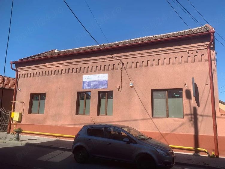 Casă cu 3 camere cu Teren 422 Mp în Central
