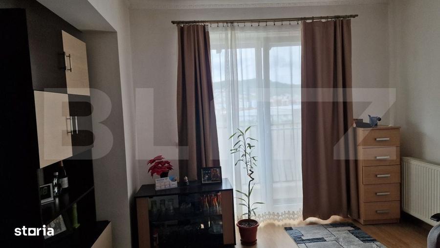 Apartament cu 4 camere semidecomandat în Florești