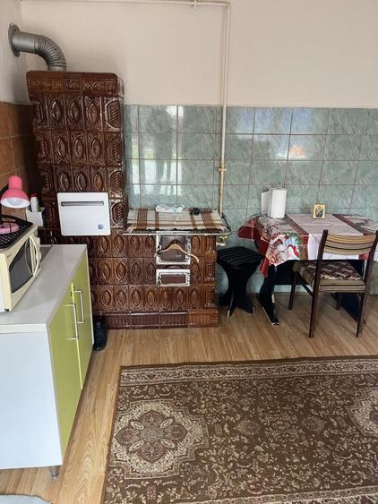 Casă cu 4 camere în Cuci