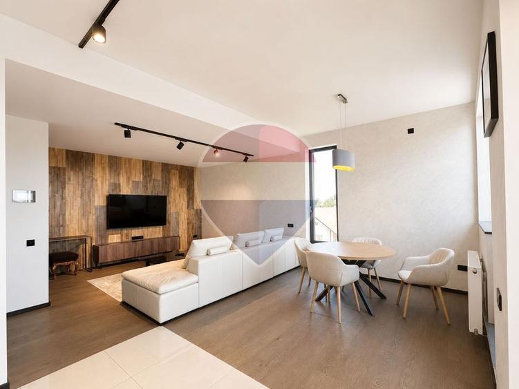 Apartament cu 2 camere decomandat în Tractorul