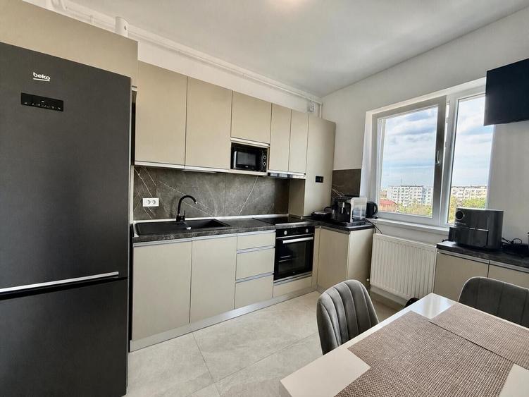 Apartament cu 4 camere decomandat, mobilat în Brâncoveanu