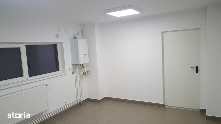 Spațiu comercial, de 300 mp, în Cârcea