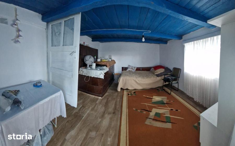 Casă cu 2 camere cu Teren 2204 Mp în Unțeni