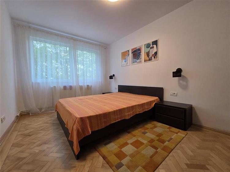 Apartament cu 3 camere semidecomandat, mobilat în Gării