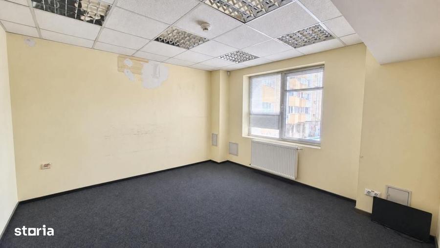 Spațiu comercial, de 800 mp, în Șelimbăr