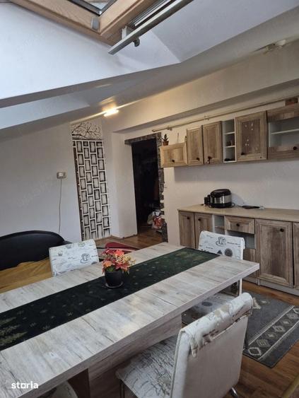 Apartament cu 3 camere semidecomandat în Florești