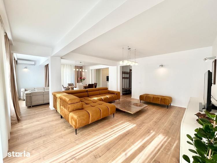Casă cu 4 camere cu Teren 300 Mp în Central