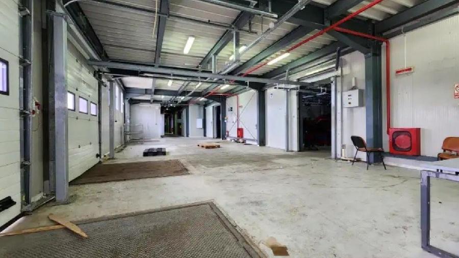 Spațiu industrial, de 1,372 mp, în Vest