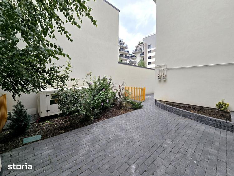 Apartament cu 3 camere semidecomandat în Grivița