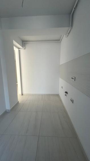 Apartament cu 3 camere semidecomandat în Albert
