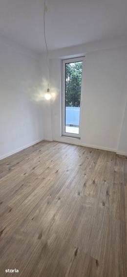 Casă cu 6 camere cu Teren 180 Mp în Grivița