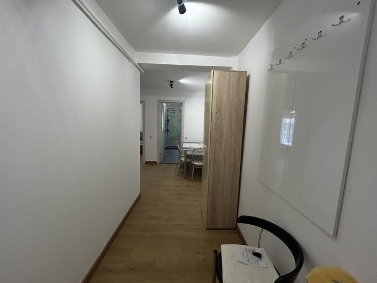 Apartament 2 camere decomandat , 56 mp , zona Porii , - 1