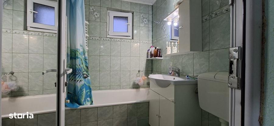 Apartament cu 4 camere în Micro 39