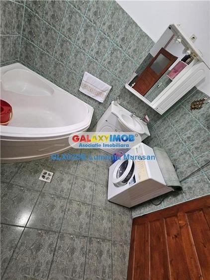 Casă cu 6 camere cu Teren 400 Mp în Exterior Est