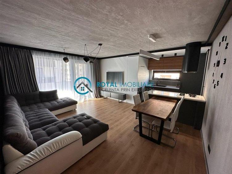 Apartament cu 3 camere decomandat, mobilat în Albert