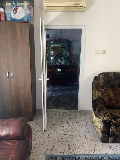 Casă individuală cu 6 camere cu Garaj în Km 5