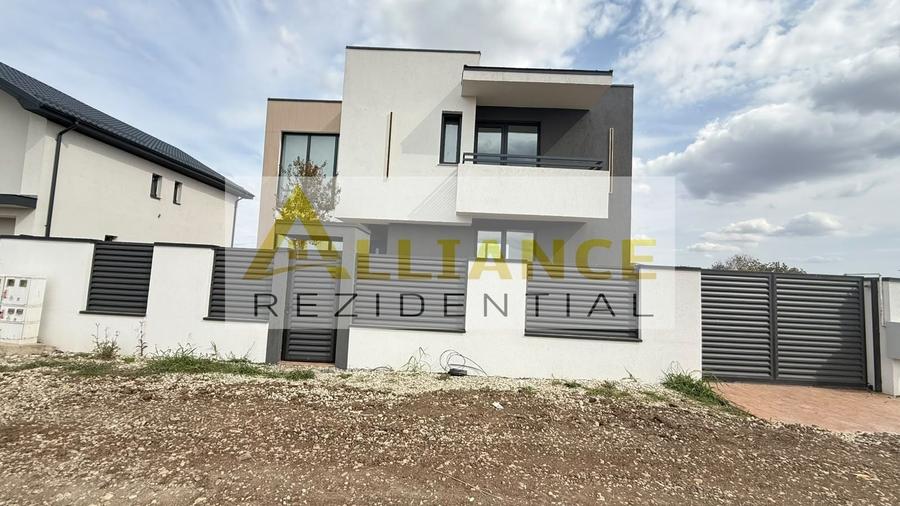 Casă individuală cu 4 camere decomandat cu Teren 310 Mp în Berceni