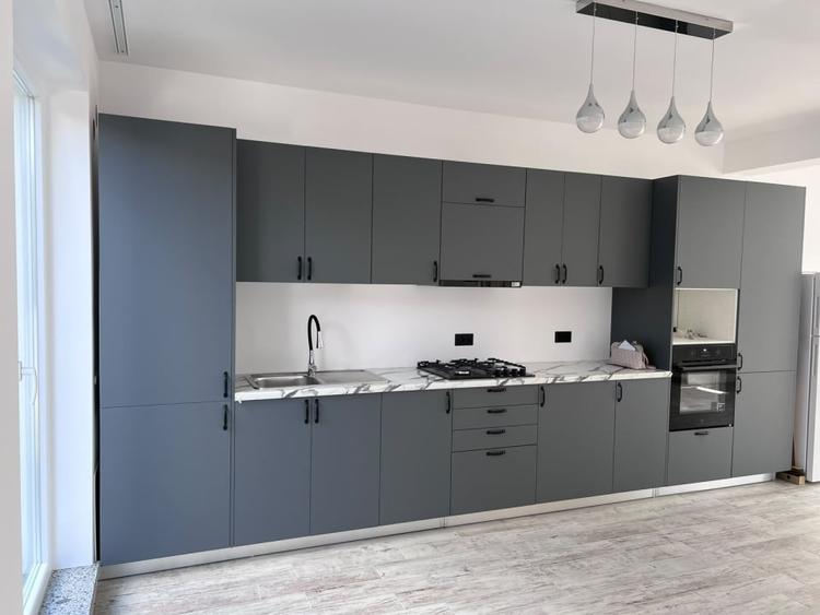 Duplex cu 5 camere cu Canalizare în Central