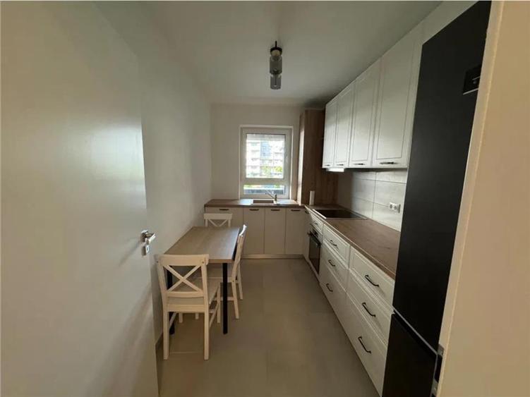 Apartament cu 3 camere decomandat, mobilat în Libertății