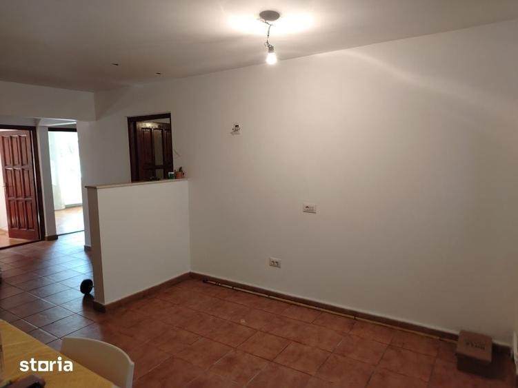 Apartament cu 3 camere decomandat în Republicii