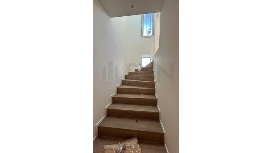 Casă individuală cu 19 camere cu Canalizare în Grădina Icoanei